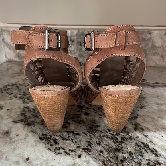 VINCE CAMUTO BOOTIES! Brown leather! Perfect for fall! - Picture 7 of 11